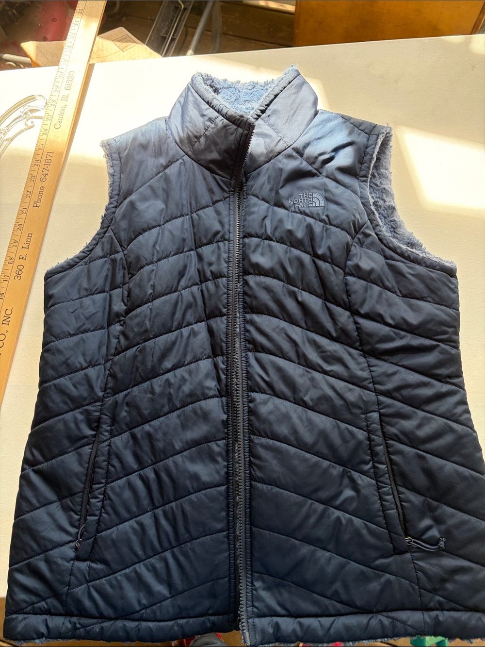 The North Face Women’s Reversible Puffer Vest Blue - Picture 4 of 12